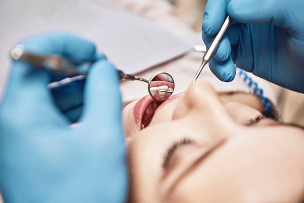Kontrolluntersuchungen bei Ihrem Zahnarzt